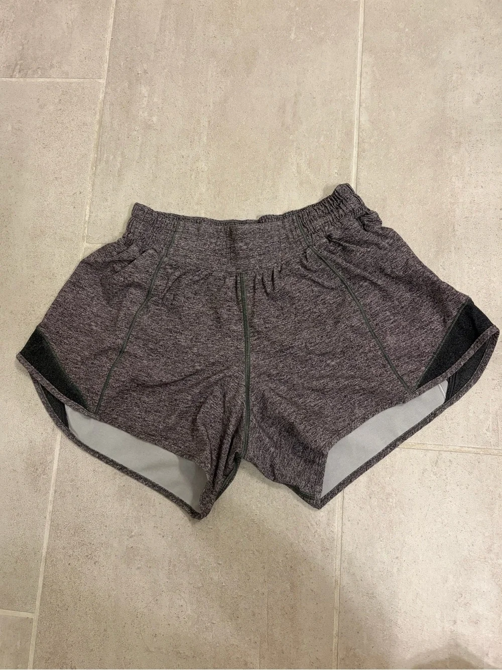 Lululemon Hotty Hot 4” shorts • heathered grey • low-waisted